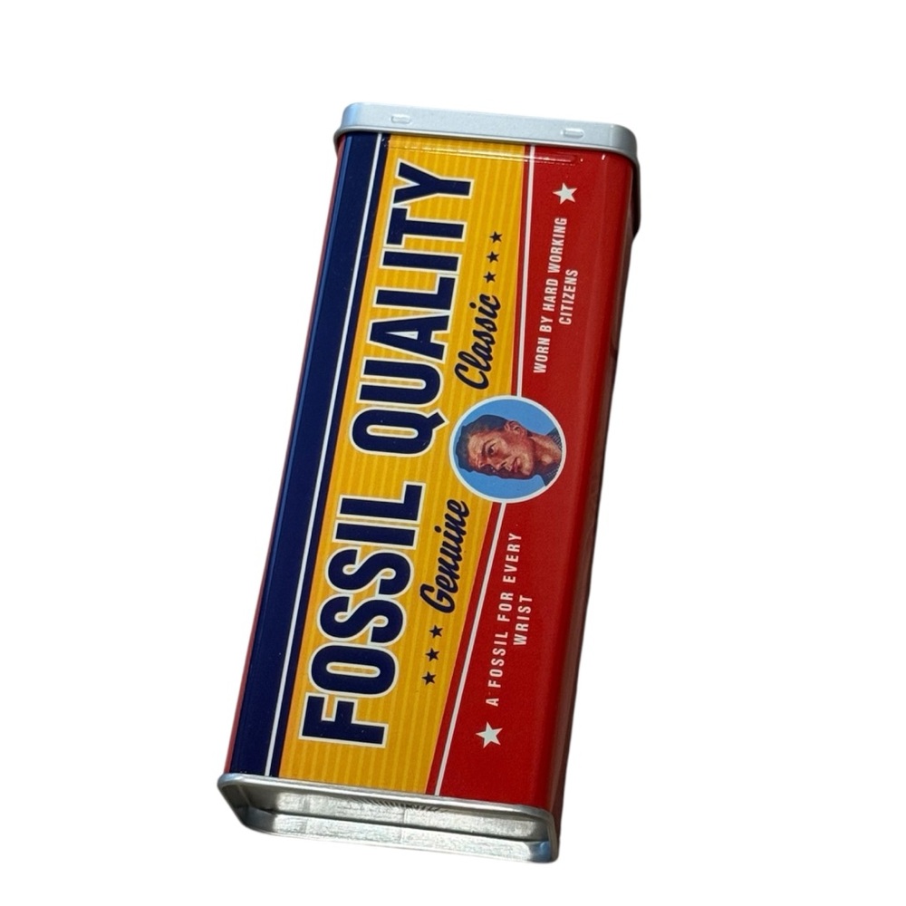 Vintage Fossil Genuine Classic Red and Blue Tin Glasses Case